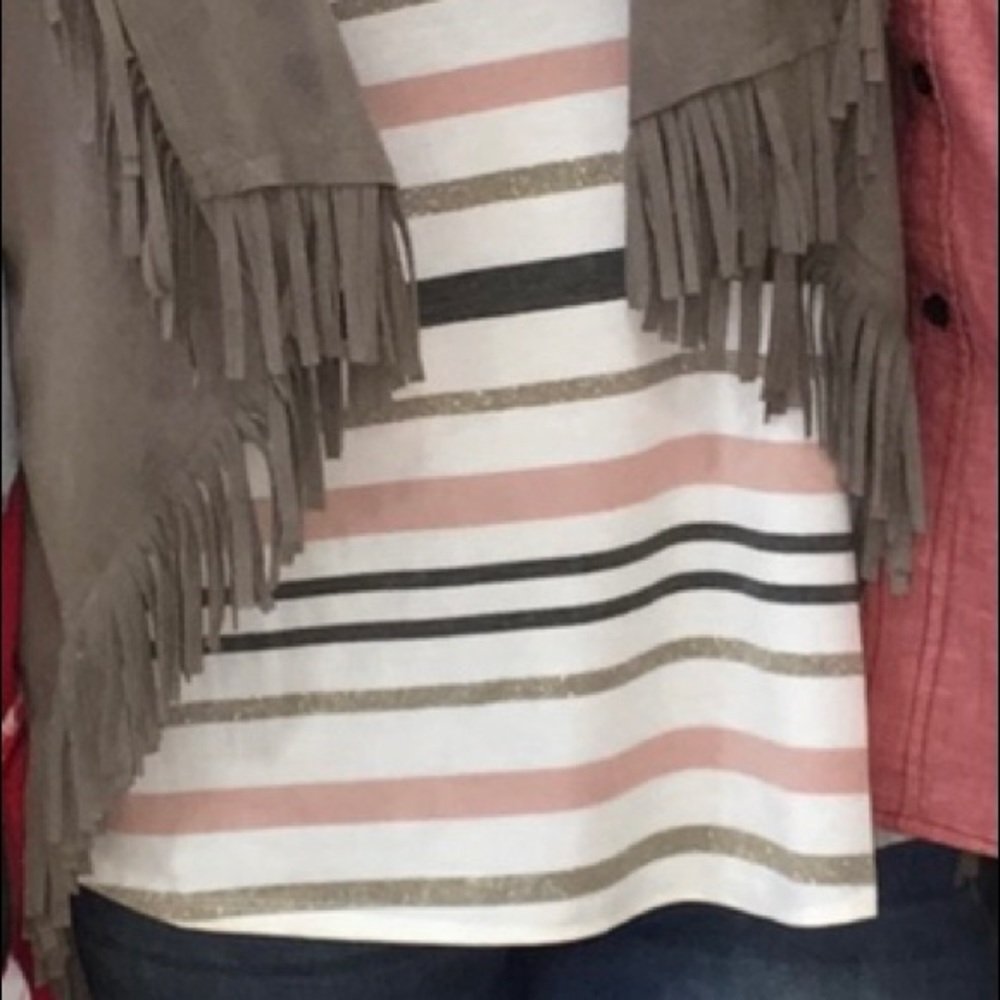 Maurice’s plus size stretch shirt. 3/4 sleeve. Perfect for layering Size 2X